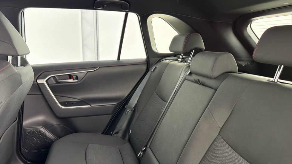 Toyota RAV4 2.5 PHEV Design 5dr CVT Estate - Image 15