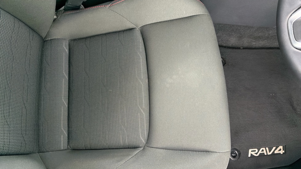 Toyota RAV4 2.5 PHEV Design 5dr CVT Estate - Image 17