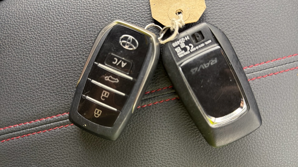 Toyota RAV4 2.5 PHEV Design 5dr CVT Estate - Image 29