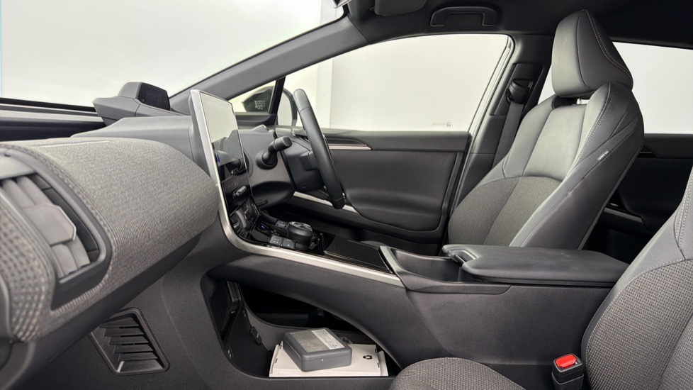 Toyota bZ4X 150kW Motion 71.4kWh 5dr Auto Electric Hatchback - Image 5