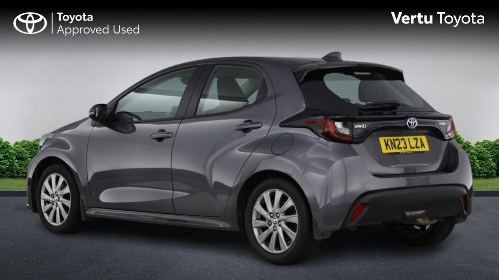 Toyota Yaris 1.5 Hybrid Icon 5dr CVT Hybrid Hatchback - Image 4