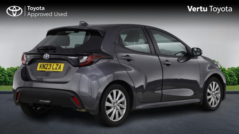 Toyota Yaris 1.5 Hybrid Icon 5dr CVT Hybrid Hatchback - Image 2