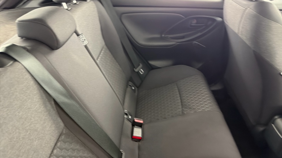 Toyota Yaris 1.5 Hybrid Icon 5dr CVT Hybrid Hatchback - Image 8