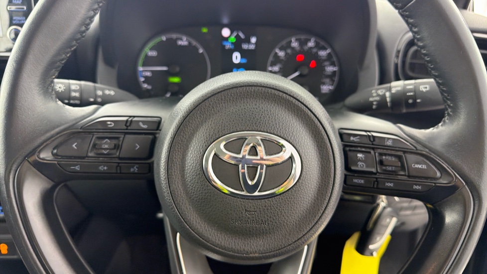 Toyota Yaris 1.5 Hybrid Icon 5dr CVT Hybrid Hatchback - Image 10