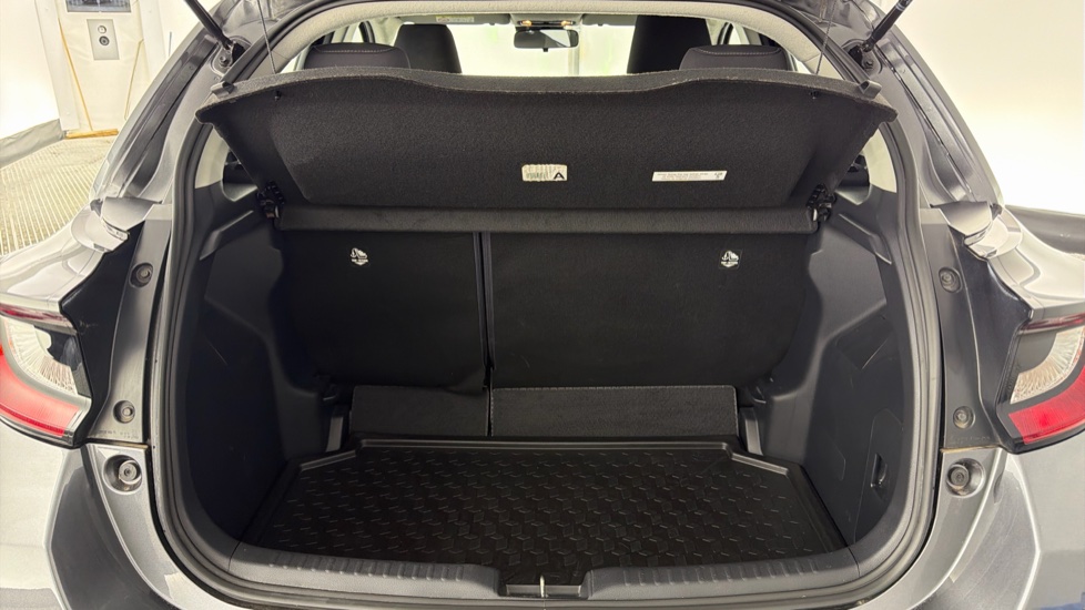 Toyota Yaris 1.5 Hybrid Icon 5dr CVT Hybrid Hatchback - Image 13