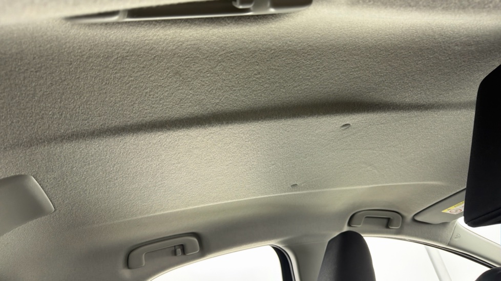 Toyota Yaris 1.5 Hybrid Icon 5dr CVT Hybrid Hatchback - Image 19