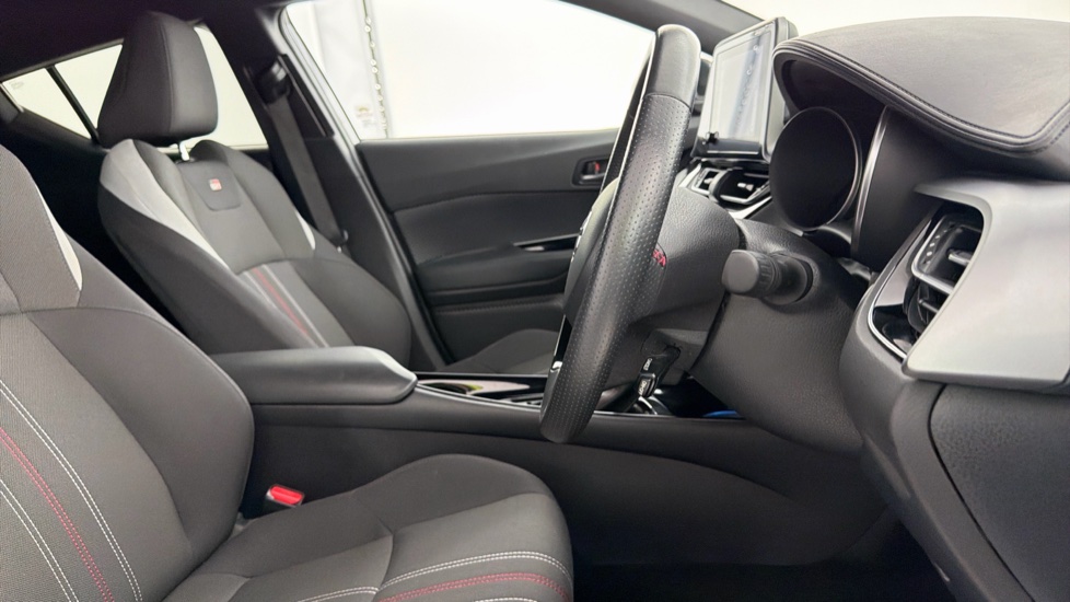 Toyota C-HR 1.8 Hybrid GR Sport 5dr CVT Hybrid Hatchback - Image 12