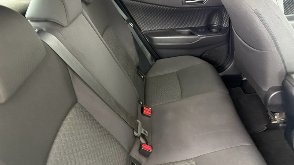 Toyota C-HR 2.0 Hybrid Design 5dr CVT Hybrid Hatchback - Image 8