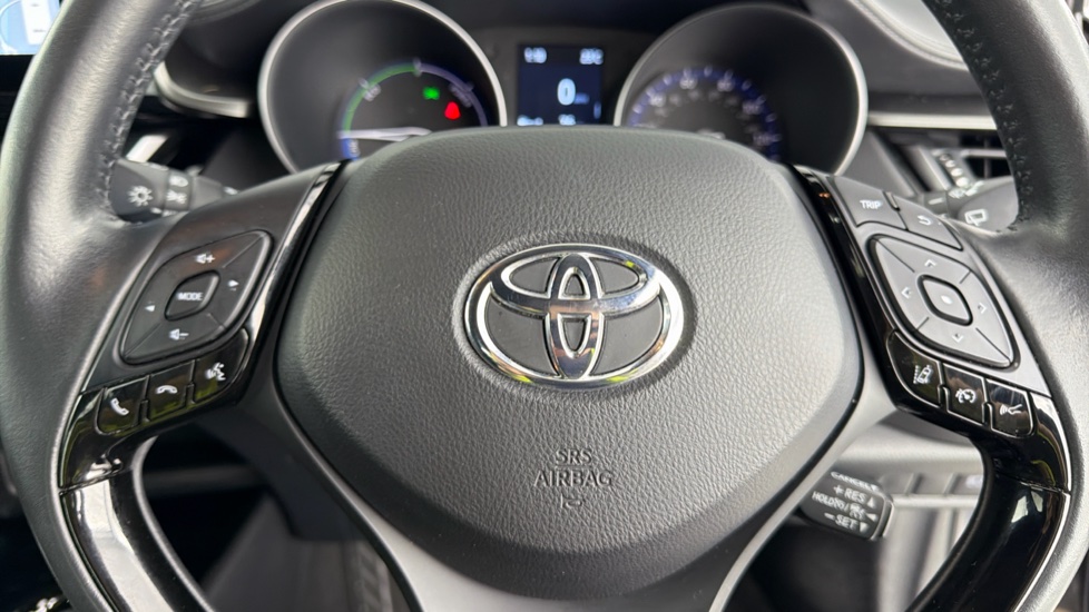 Toyota C-HR 2.0 Hybrid Design 5dr CVT Hybrid Hatchback - Image 10