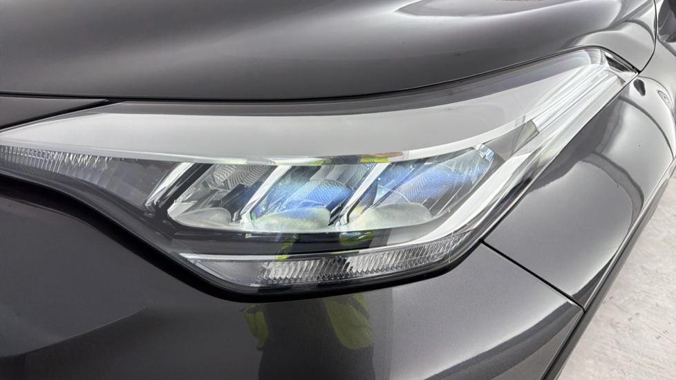 Toyota C-HR 2.0 Hybrid Design 5dr CVT Hybrid Hatchback - Image 20