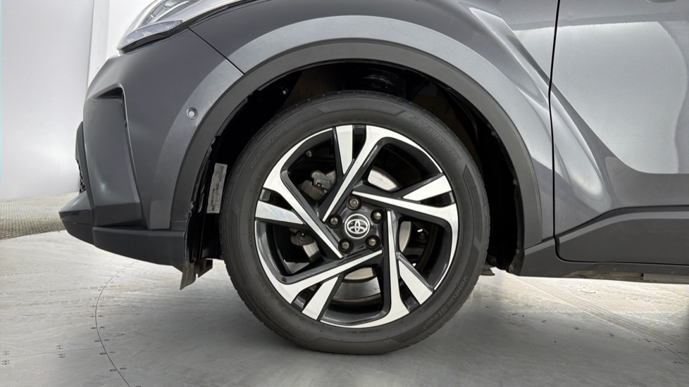 Toyota C-HR 2.0 Hybrid Design 5dr CVT Hybrid Hatchback - Image 25