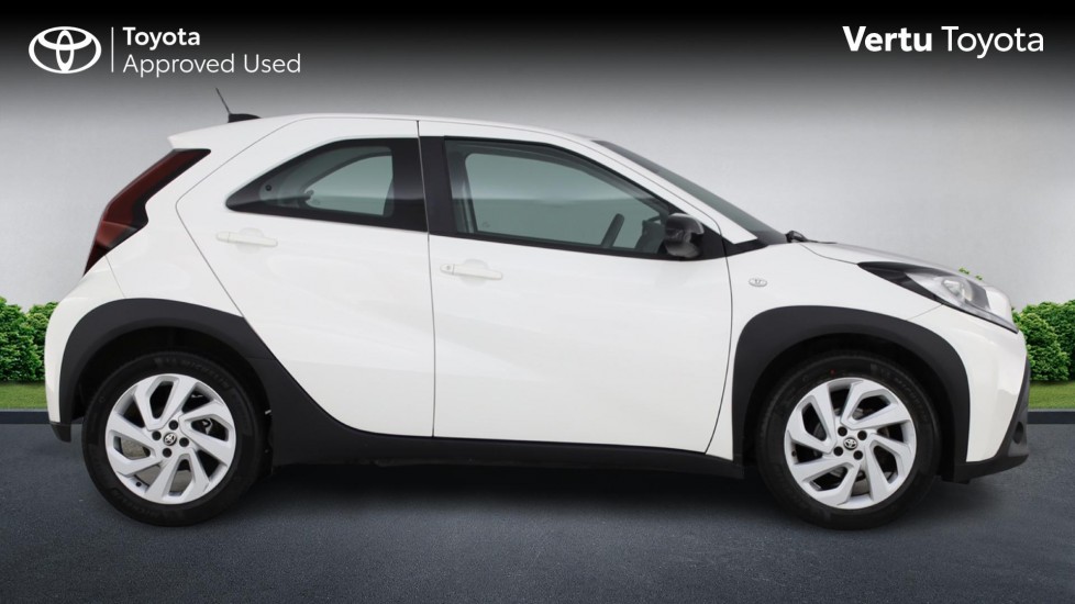 Toyota Aygo X 1.0 VVT-i Pure 5dr Petrol Hatchback - Image 23