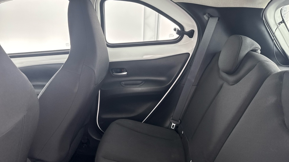 Toyota Aygo X 1.0 VVT-i Pure 5dr Petrol Hatchback - Image 15