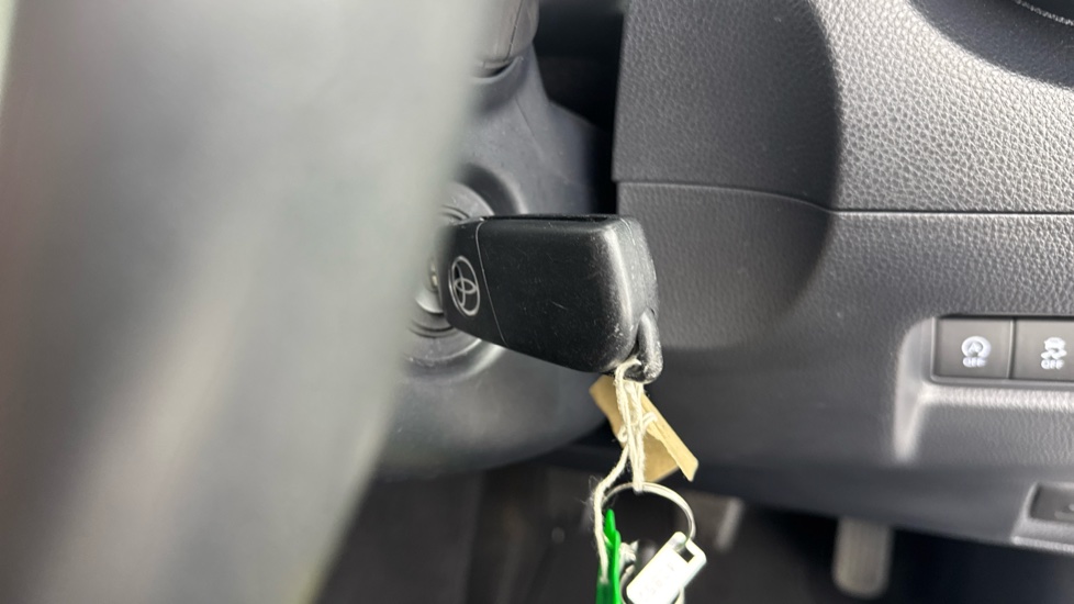 Toyota Aygo X 1.0 VVT-i Pure 5dr Petrol Hatchback - Image 16