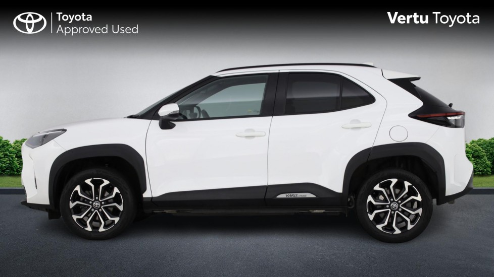 Toyota Yaris Cross 1.5 Hybrid Design 5dr CVT Hybrid Estate - Image 24