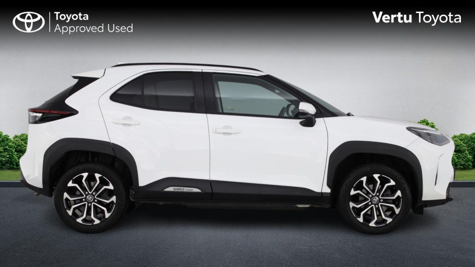 Toyota Yaris Cross 1.5 Hybrid Design 5dr CVT Hybrid Estate - Image 23