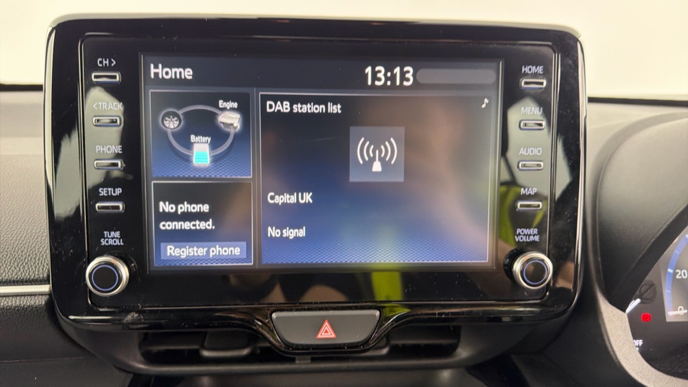 Toyota Yaris Cross 1.5 Hybrid Design 5dr CVT Hybrid Estate - Image 9