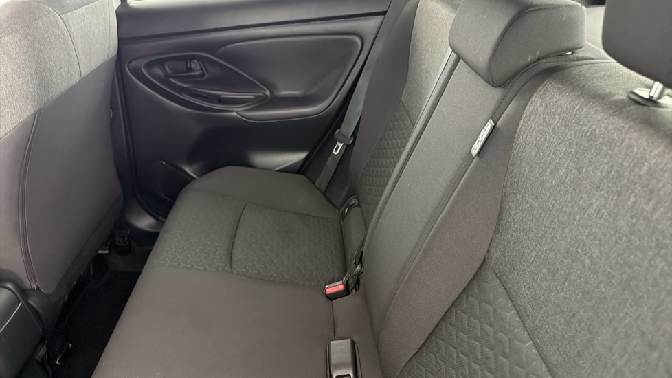 Toyota Yaris Cross 1.5 Hybrid Design 5dr CVT Hybrid Estate - Image 15