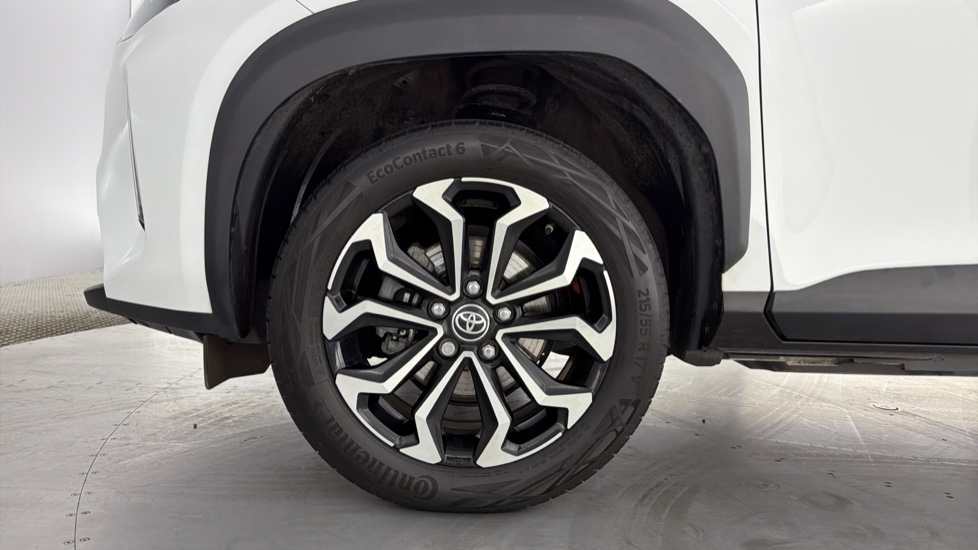 Toyota Yaris Cross 1.5 Hybrid Design 5dr CVT Hybrid Estate - Image 25