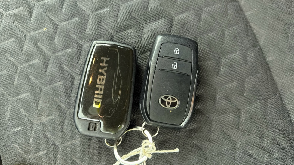 Toyota Yaris Cross 1.5 Hybrid Design 5dr CVT Hybrid Estate - Image 28