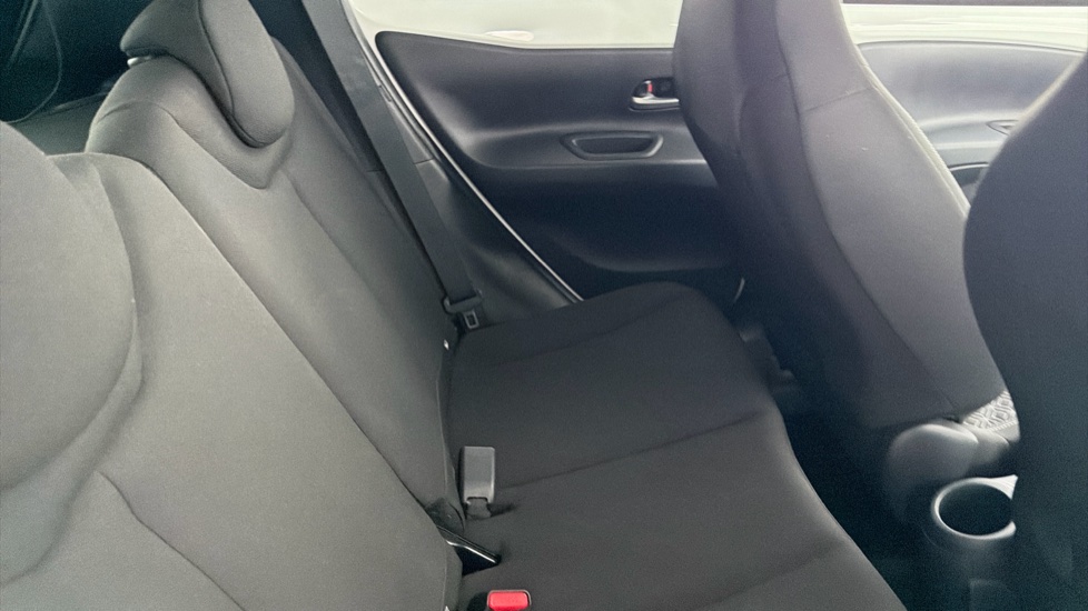 Toyota Aygo X 1.0 VVT-i Edge 5dr Petrol Hatchback - Image 8