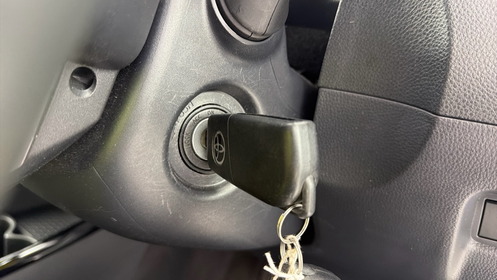 Toyota Aygo X 1.0 VVT-i Edge 5dr Petrol Hatchback - Image 16