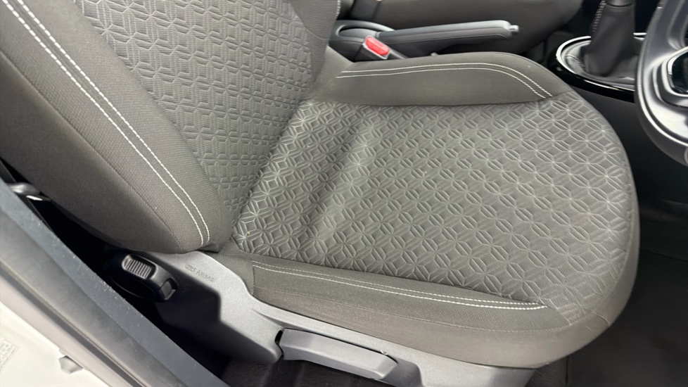 Toyota Aygo X 1.0 VVT-i Edge 5dr Petrol Hatchback - Image 17