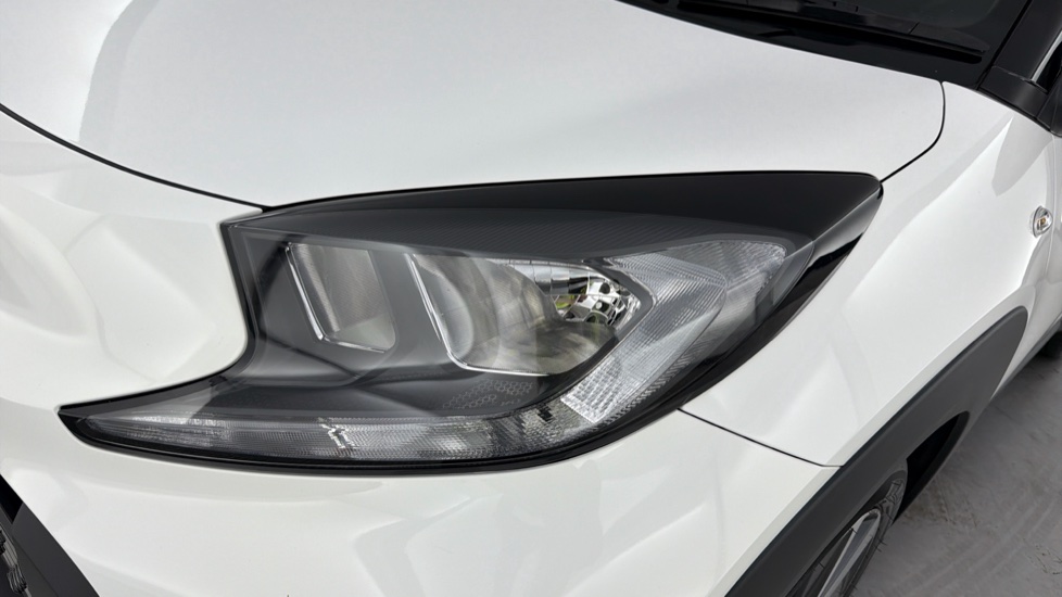 Toyota Aygo X 1.0 VVT-i Edge 5dr Petrol Hatchback - Image 20