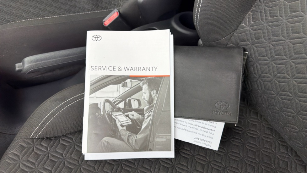 Toyota Aygo X 1.0 VVT-i Edge 5dr Petrol Hatchback - Image 27
