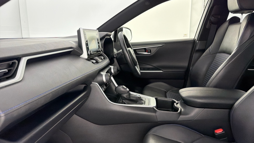 Toyota RAV4 2.5 VVT-i Hybrid Dynamic 5dr CVT Hybrid Estate - Image 5