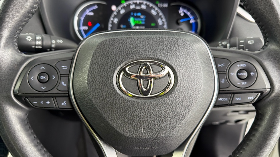 Toyota RAV4 2.5 VVT-i Hybrid Dynamic 5dr CVT Hybrid Estate - Image 10