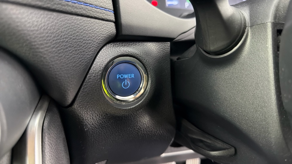 Toyota RAV4 2.5 VVT-i Hybrid Dynamic 5dr CVT Hybrid Estate - Image 16