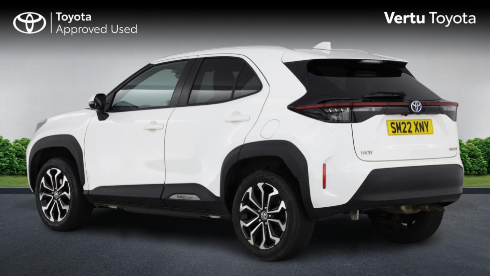 Toyota Yaris Cross 1.5 Hybrid Design 5dr CVT Hybrid Estate - Image 4