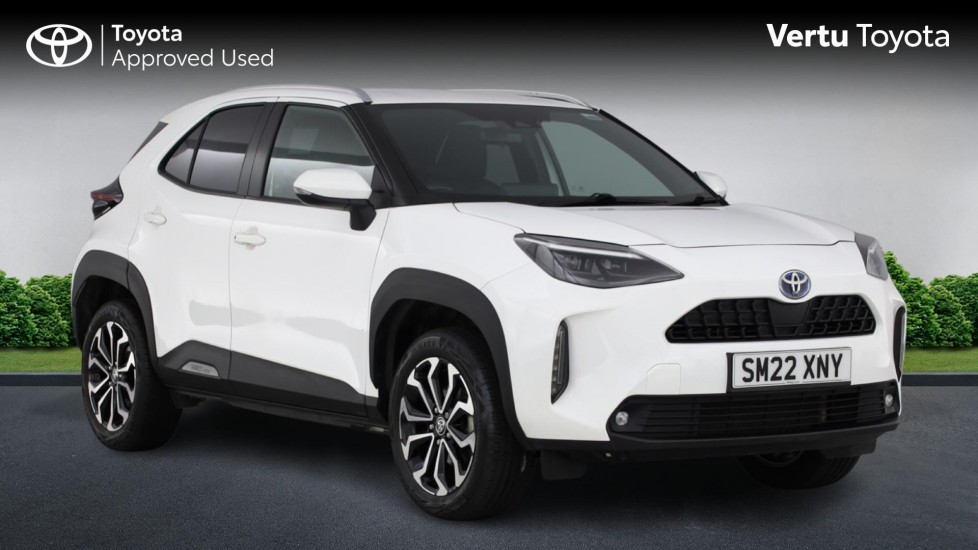 Toyota Yaris Cross 1.5 Hybrid Design 5dr CVT Hybrid Estate - Image 1