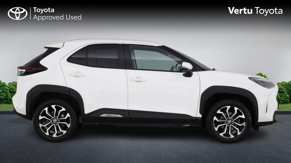 Toyota Yaris Cross 1.5 Hybrid Design 5dr CVT Hybrid Estate - Image 23