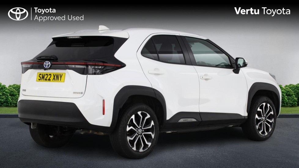 Toyota Yaris Cross 1.5 Hybrid Design 5dr CVT Hybrid Estate - Image 2