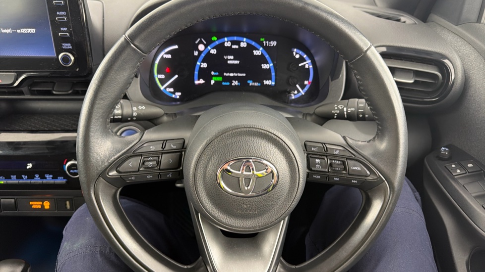 Toyota Yaris Cross 1.5 Hybrid Design 5dr CVT Hybrid Estate - Image 10