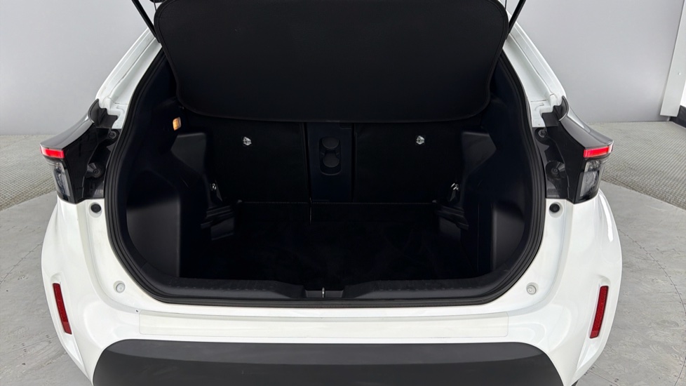Toyota Yaris Cross 1.5 Hybrid Design 5dr CVT Hybrid Estate - Image 13