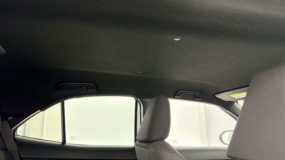 Toyota Yaris Cross 1.5 Hybrid Design 5dr CVT Hybrid Estate - Image 19