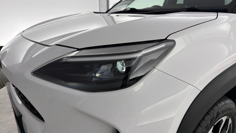 Toyota Yaris Cross 1.5 Hybrid Design 5dr CVT Hybrid Estate - Image 20