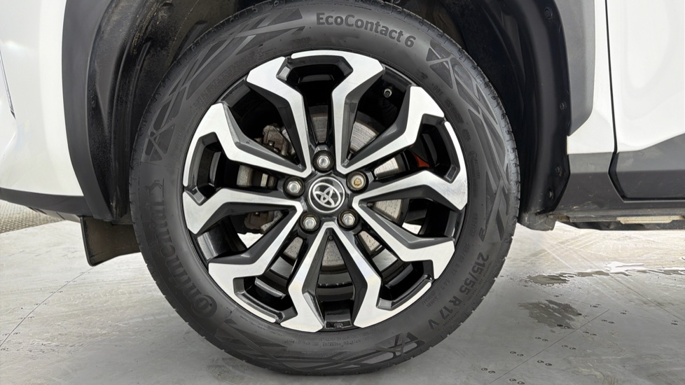 Toyota Yaris Cross 1.5 Hybrid Design 5dr CVT Hybrid Estate - Image 25