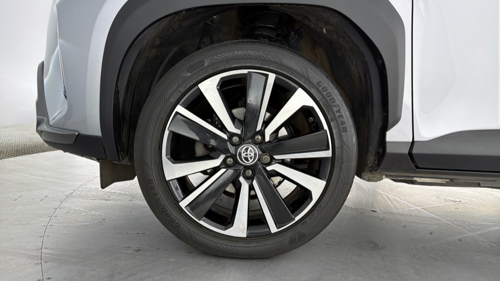 Toyota Yaris Cross 1.5 Hybrid Premiere Edition 5dr CVT Hybrid Estate - Image 25