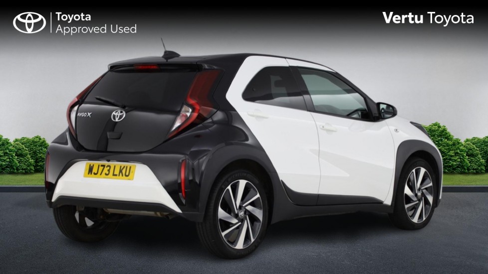 Toyota Aygo X 1.0 VVT-i Edge 5dr Petrol Hatchback - Image 2