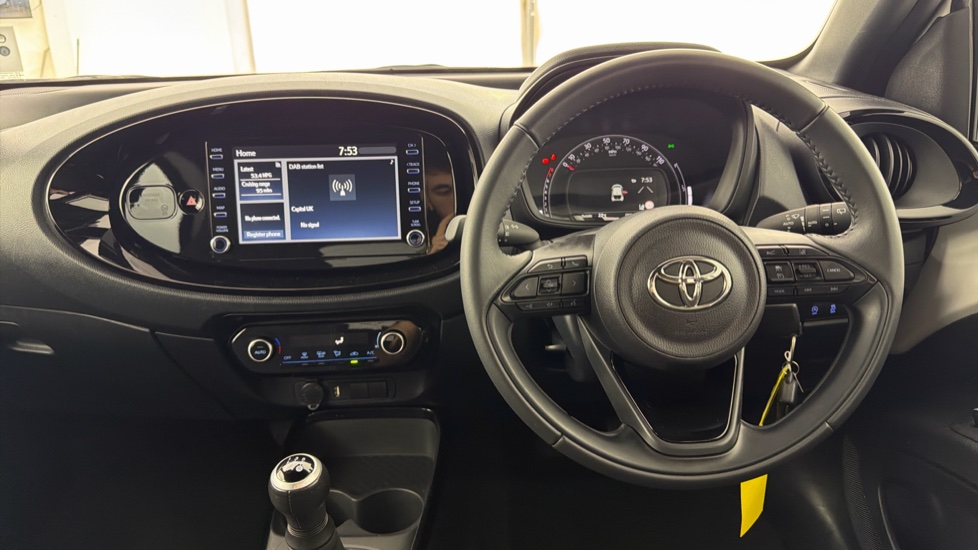 Toyota Aygo X 1.0 VVT-i Edge 5dr Petrol Hatchback - Image 7