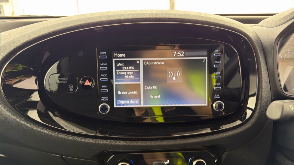 Toyota Aygo X 1.0 VVT-i Edge 5dr Petrol Hatchback - Image 9