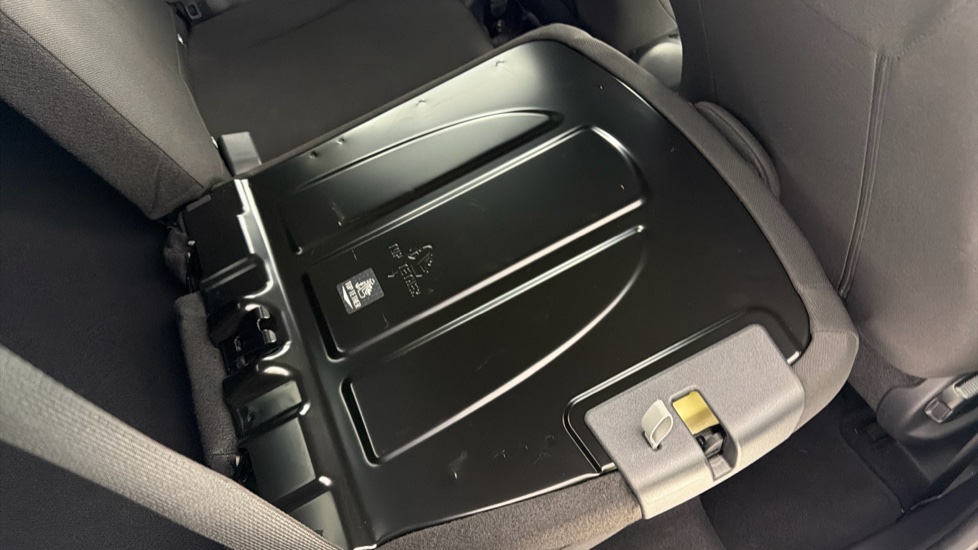 Toyota Aygo X 1.0 VVT-i Edge 5dr Petrol Hatchback - Image 18
