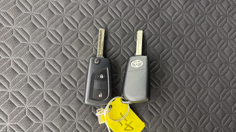 Toyota Aygo X 1.0 VVT-i Edge 5dr Petrol Hatchback - Image 28