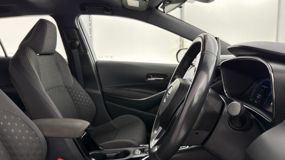 Toyota Corolla 1.8 VVT-i Hybrid Icon 5dr CVT Hybrid Estate - Image 12