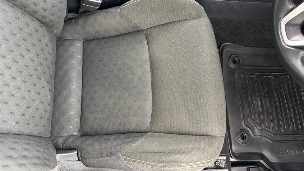 Toyota Corolla 1.8 VVT-i Hybrid Icon 5dr CVT Hybrid Estate - Image 17