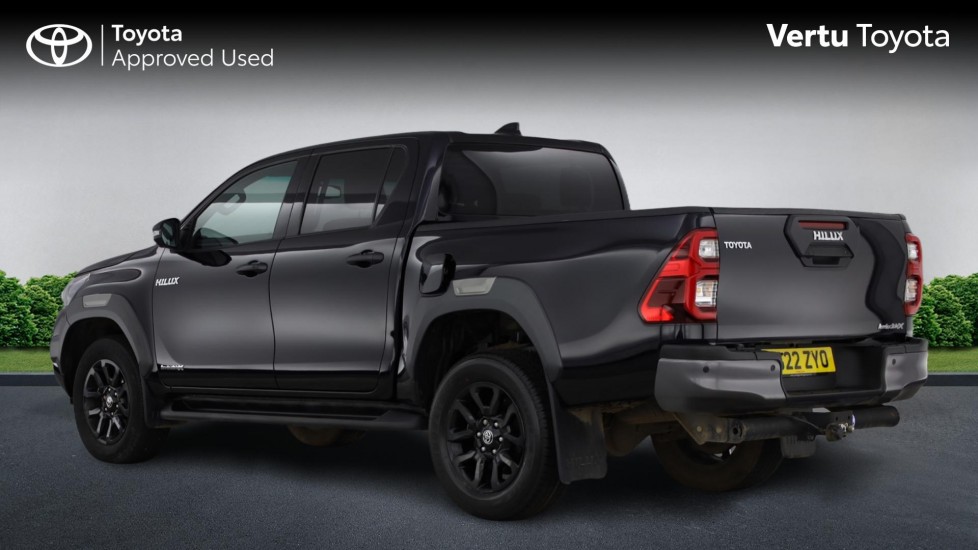 Toyota Hilux Diesel Invincible X D/Cab Pick Up 2.8 D-4D Auto - Image 4